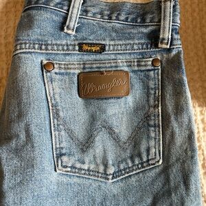 Distressed Wrangler Classic Blue Jeans